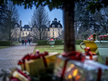 Décorations de Noël dans le parc du château de Cheverny ©David Darrault