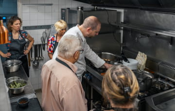 Cours de cuisine à la Botte d'asperges - Cuisson ©Loan Naze-ADT41